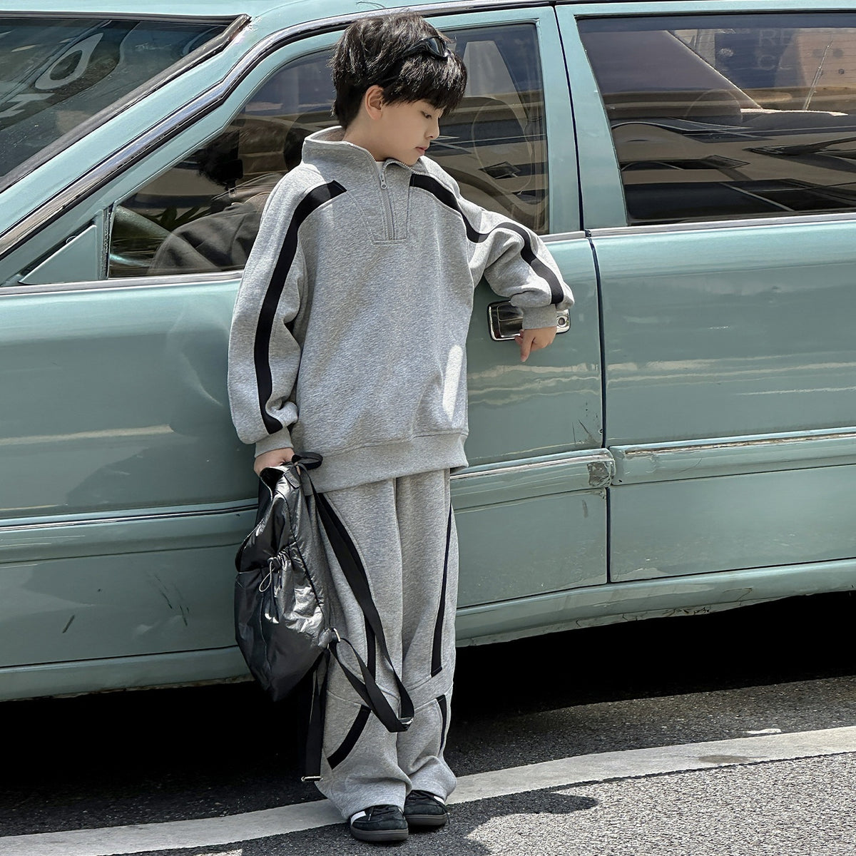 Boys' Stand Collar Hoodie Sports Set – Stylish Two-Piece Outfit for Kids