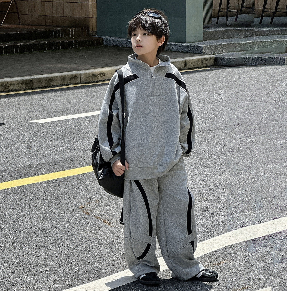 Boys' Stand Collar Hoodie Sports Set – Stylish Two-Piece Outfit for Kids