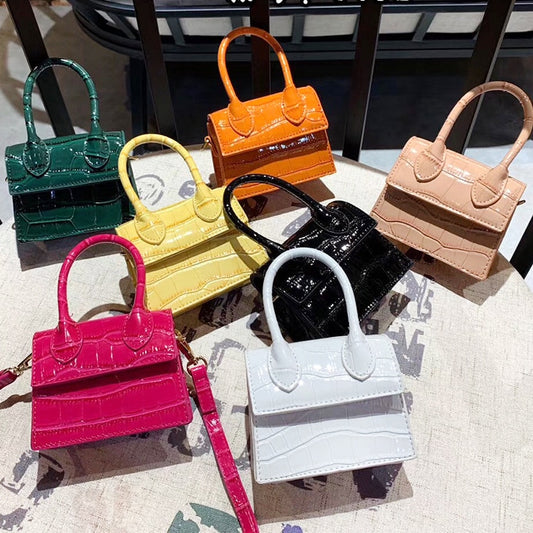 Mini Croc Pattern Chain Shoulder Bag
