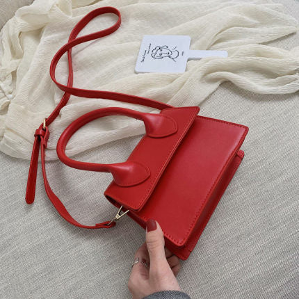 Mini Croc Pattern Chain Shoulder Bag